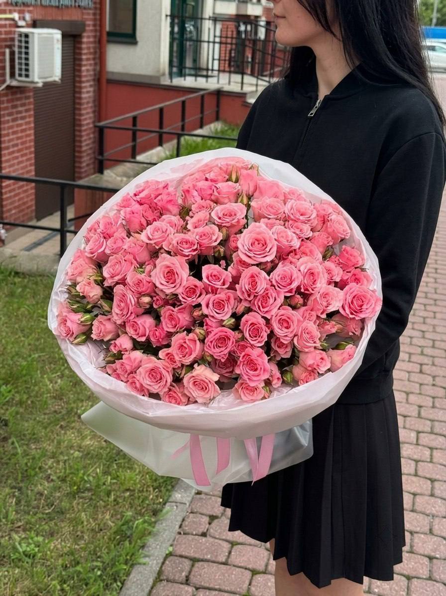 Моно-букет из розовой кустовой розы